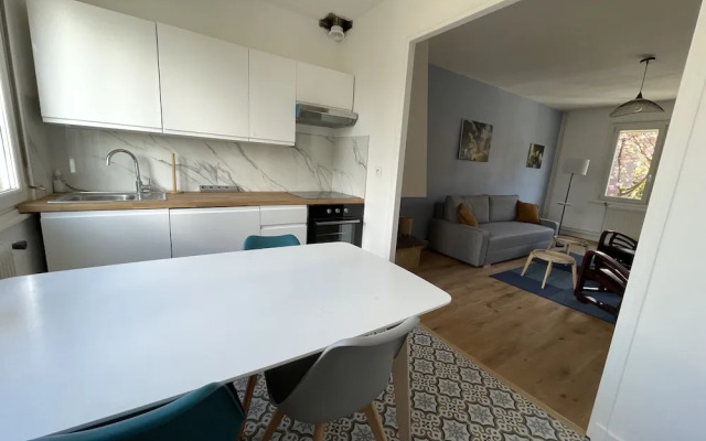 Belle maison avec grand jardin et garage