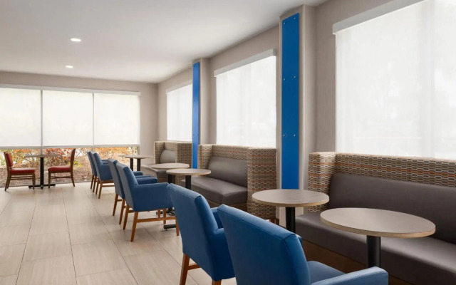 Holiday Inn Express - Vero Beach by IHG