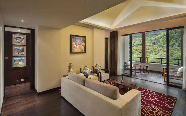 Hilton Linzhi Resort