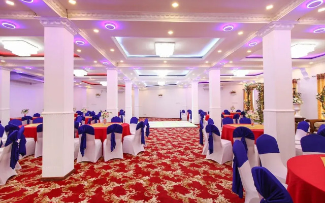 OYO 371 River Palace Hotel