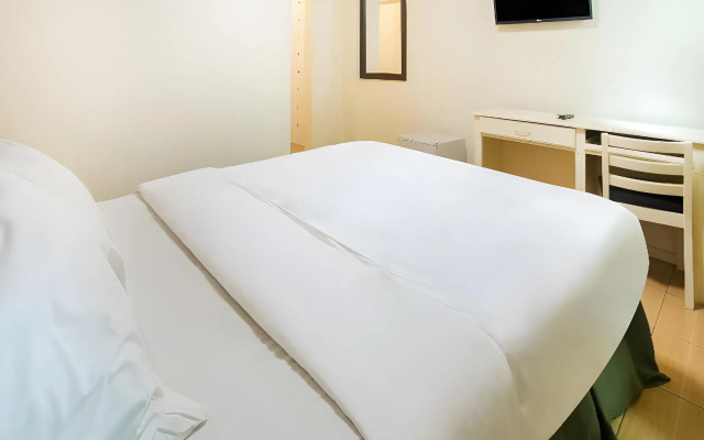 OYO 252 Hotel Euroasia (Vaccinated Staff)