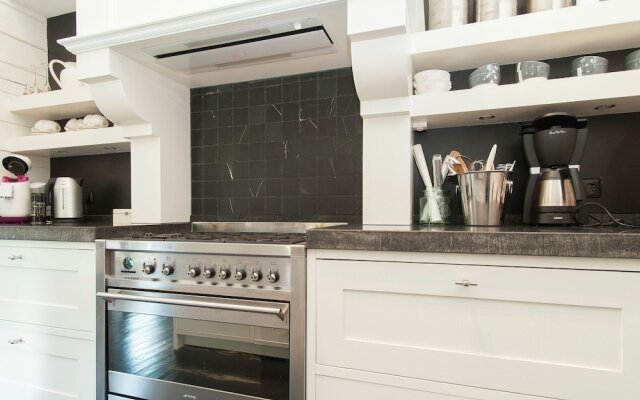 Upscale Mansion in Huisduinen North Holland With Garden