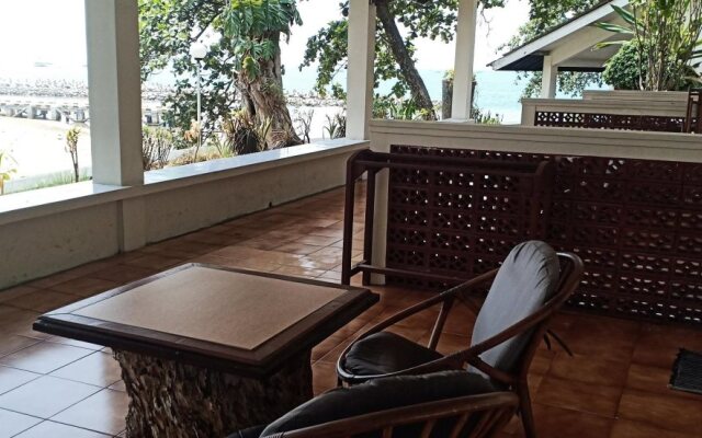 Bunga Ayu Seaside Resort