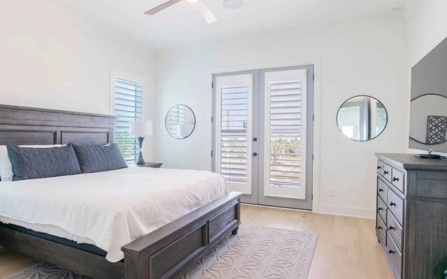 Viviana #2 by Southern Vacation Rentals