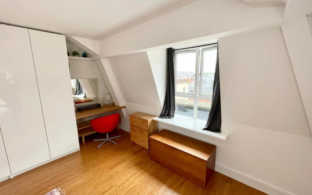 Bright 1 bed flat near Cabot Circus