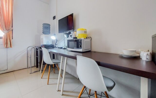 Warm And Cozy Studio (No Kitchen) At Kubikahomy Apartment