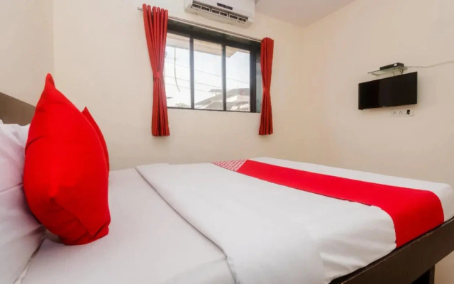 OYO 23285 The Diplomat Lodging
