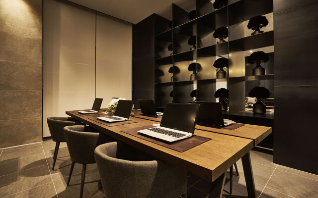 Royal Emporium Incheon Airport Hotel