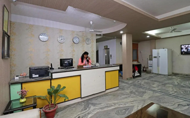 Oyo 18480 Embassy Suites