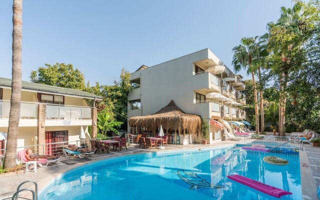 Tropic Beach Club Side