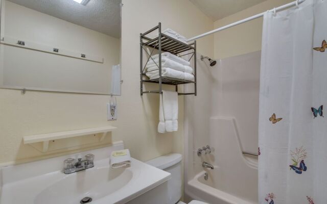 Moonraker 3 1 Bedroom Condo by RedAwning