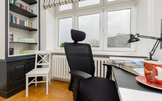 Warsaw Grójecka by Renters Prestige