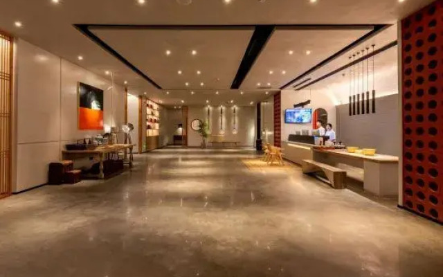 VanFeel Hotel