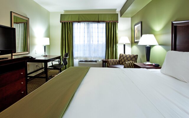 Holiday Inn Express & Suites Ocean Springs, an IHG Hotel