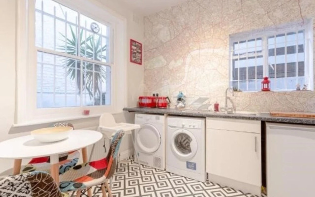 2 Bed Royal Pad London