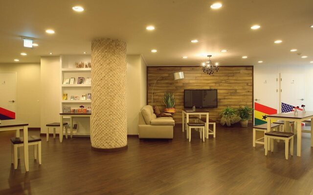 Hello Guesthouse - Hostel