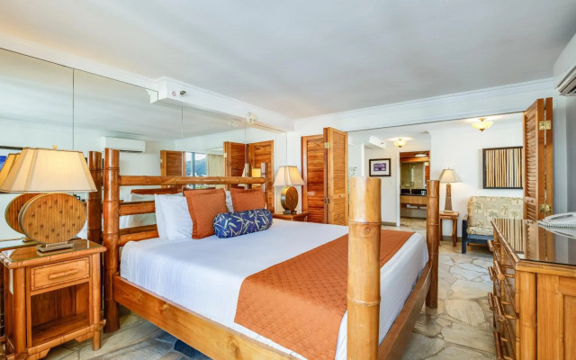 Castle Bamboo Waikīkī Hotel