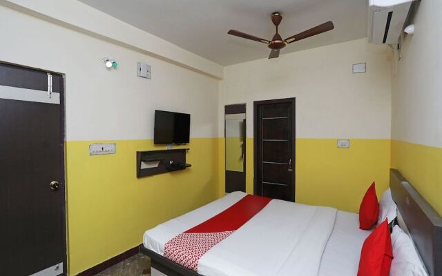 OYO 26152 Hotel Aarush