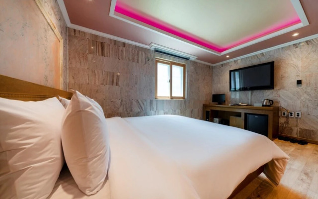 Tongyeong Hotel Opera