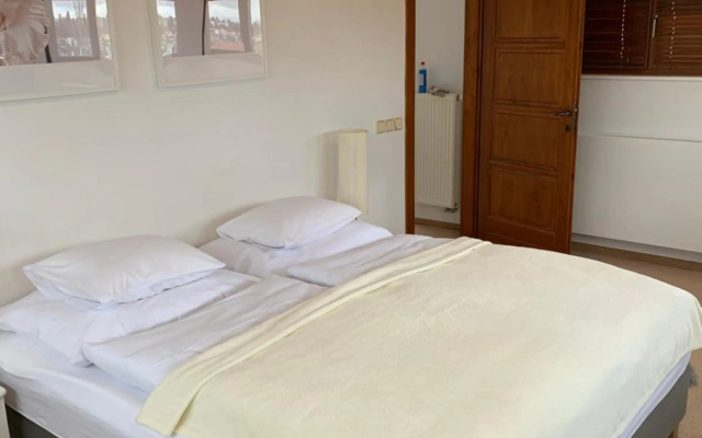 Residence Top Floor Apartment