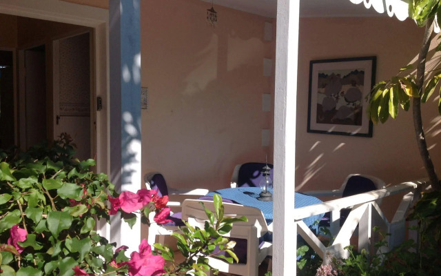 T'Niqua Stable Inn