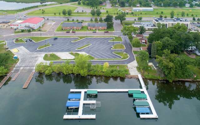 Hampton Inn Spicer Green Lake