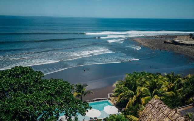 Puro Surf Hotel and Academy