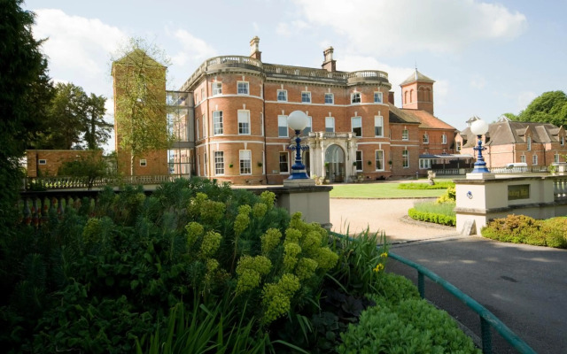 Oakley Hall Hotel