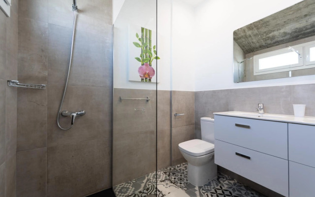 Durmiendo sobre el mar, Vivienda Los Riscos