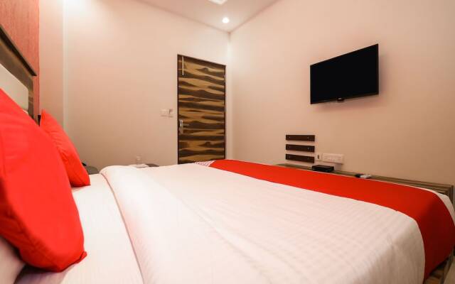 OYO 15556 Hotel Wind Palace