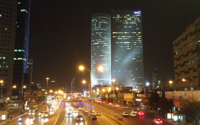 Rothschild Chic Studio