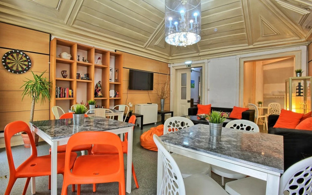 Bairro Alto Palace  Apartment for Large Groups