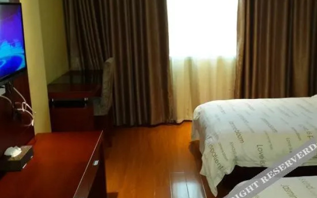 V8 Holiday Hotel