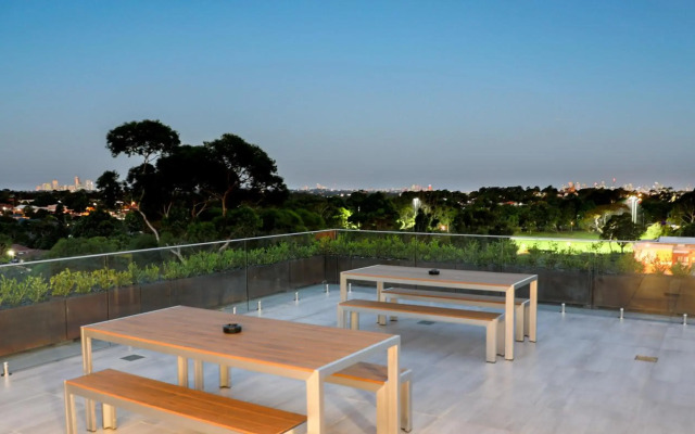 Studio 8 Residences - Adults Only