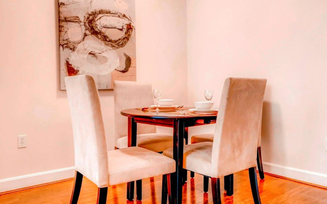 Global Luxury Suites at Back Bay