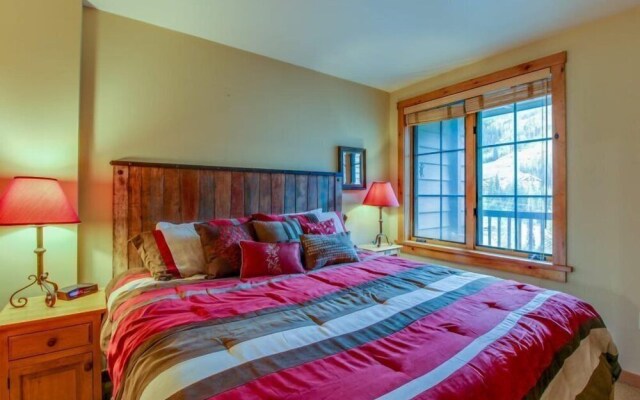 1 Bedroom Plus Murphy Mountain Condo in River Run Village with Hot Tub Access and Walking Distance to Ski