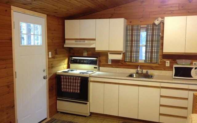 White Pine Cottages on Lake St. Peter