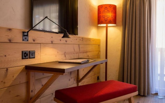 Hotel Spitzhorn – Guest Rooms – Saanen