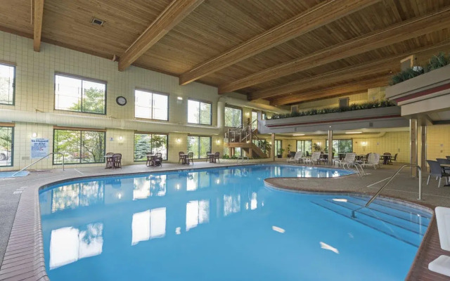 Holiday Inn Express Holland by IHG