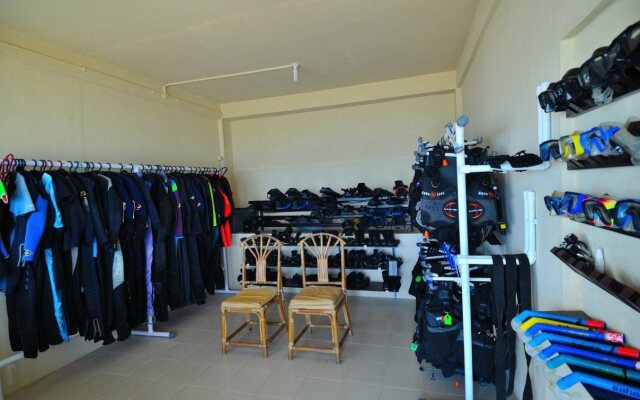 Froggies Divers Bunaken