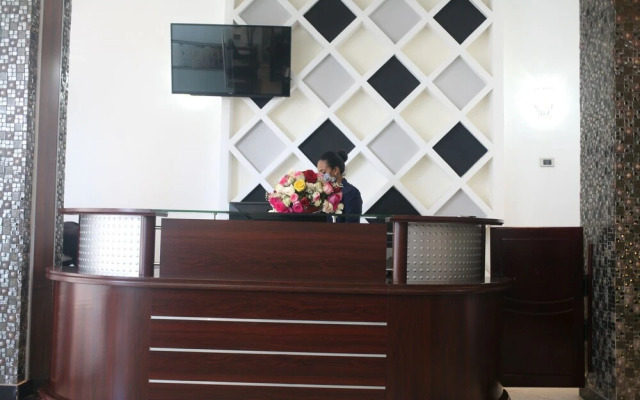 Yadonay Hotel