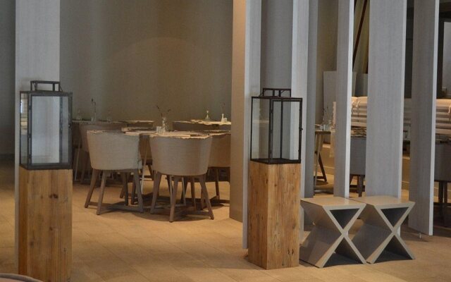 The Bay Hotel & Suites