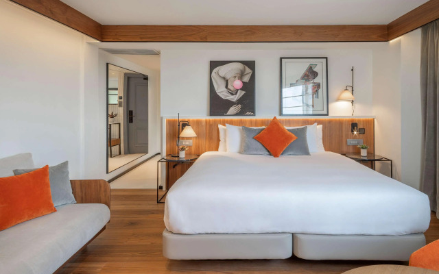 The Level at the Melia White House