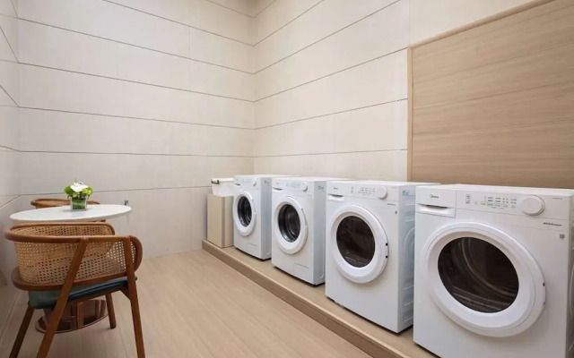 Days Hotel BY Wyndham Shenzhen Sanlian