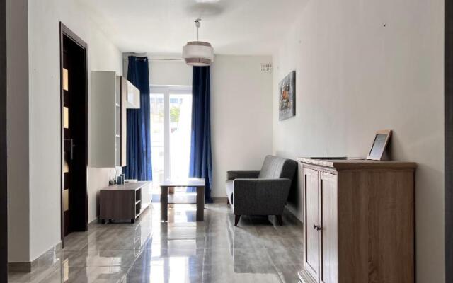 F3-1 Double room with private bathroom and balcony