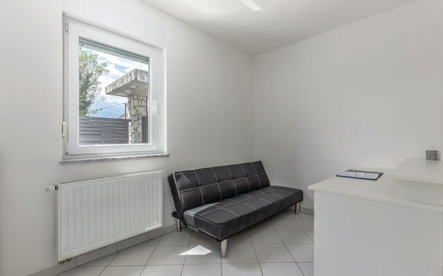 Stunning Home in Crikvenica With Wifi and 4 Bedrooms