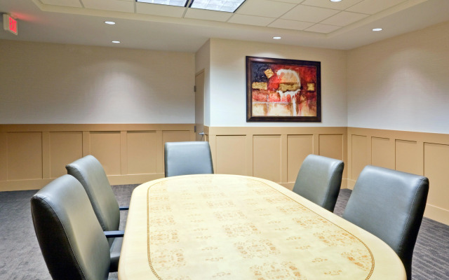 Holiday Inn Hotel & Suites Surrey East Cloverdale by IHG