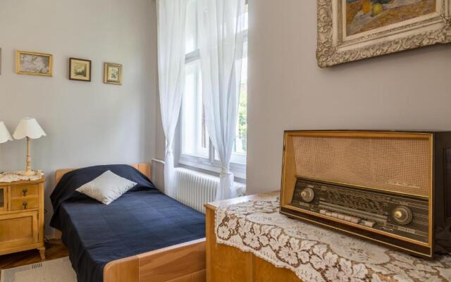 Apartment 7
