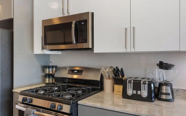 New & Modern  Lux City Escape