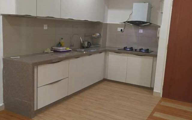 Woodsbury Suites 7722 Butterworth